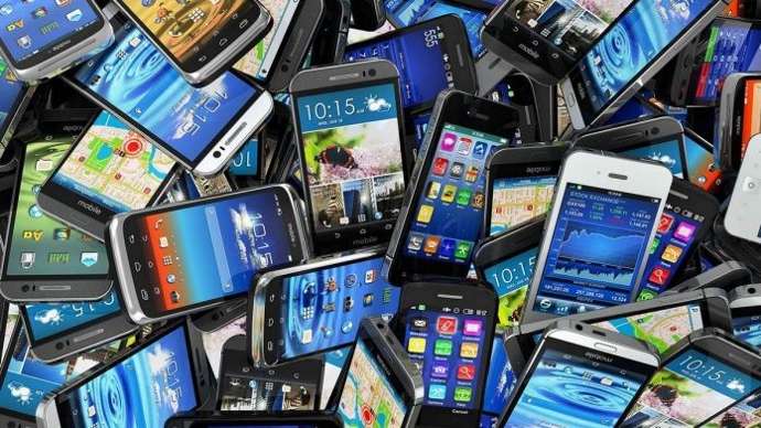 Gli smartphone i rifiuti del futuro